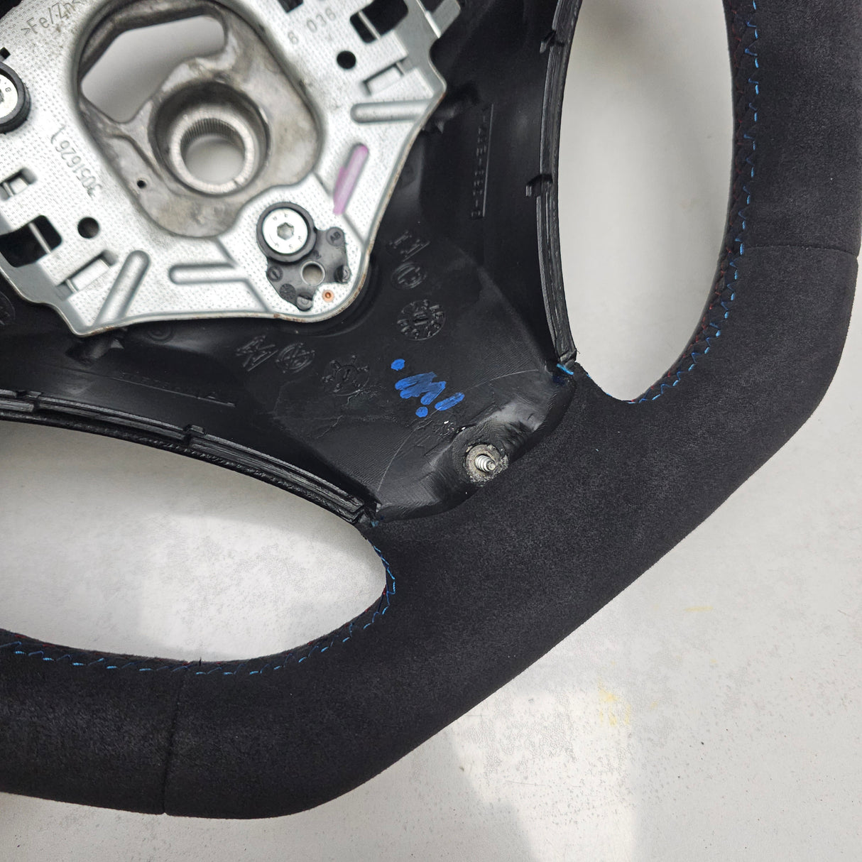 M Performance Steering Wheel for BMW E8X / E9X 1 & 3 Series / X1 / M3