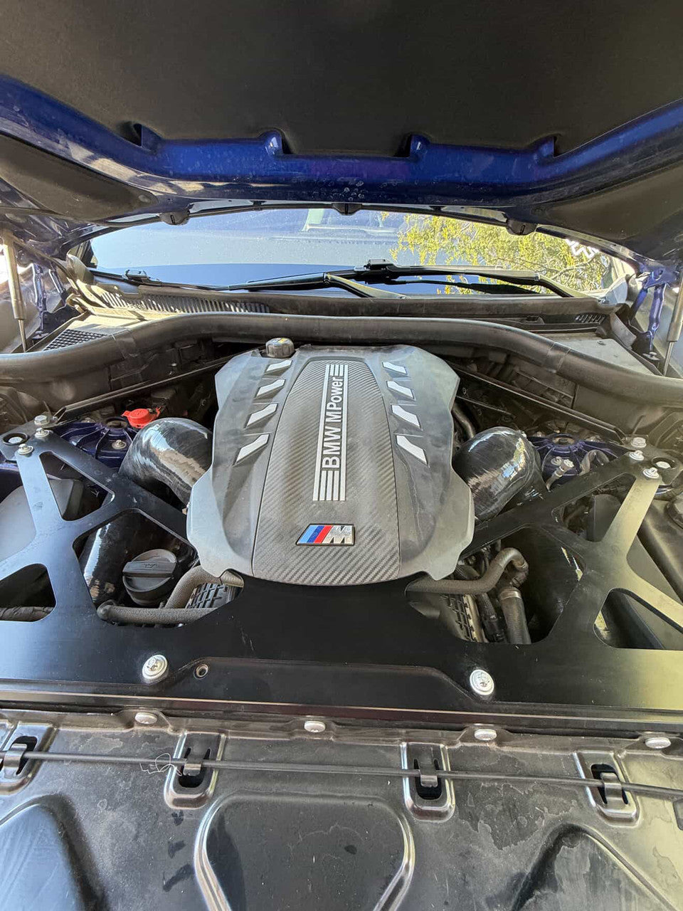 MAD BMW X5M / X6M / M50i / M60i / XM Silicone Front Mount Intake