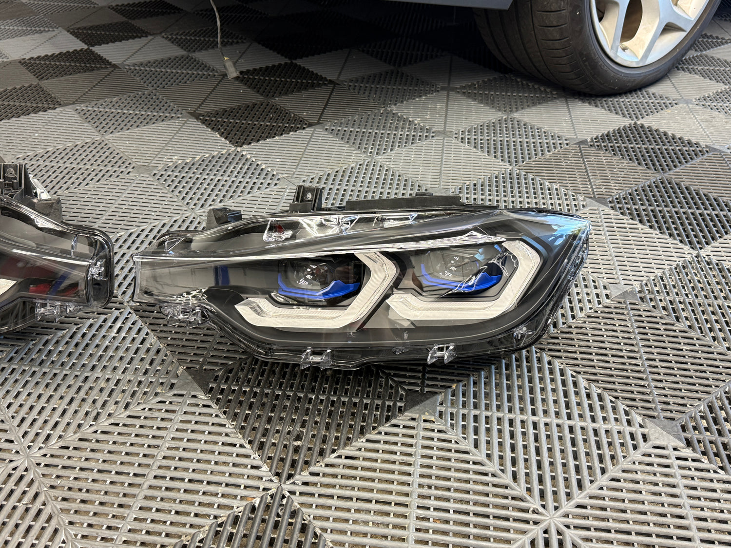 BMW F30/F31 3-Series G8X Laser Style Headlights (For Original LED Vehicle/Color Switching DRL) (Used)
