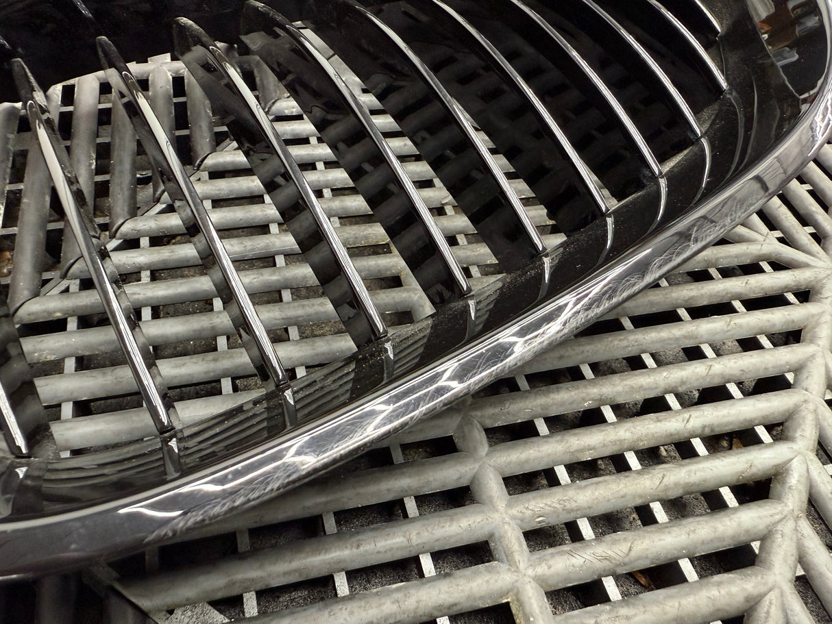 E60 Gloss Black Kidney Grilles