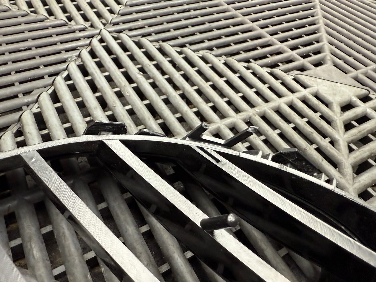 E60 Gloss Black Kidney Grilles