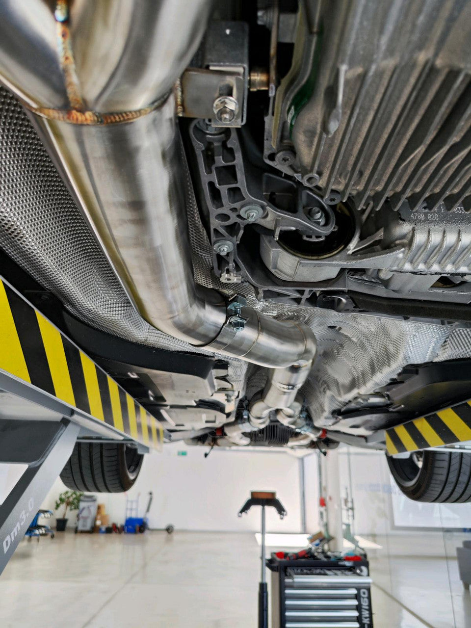 MAD BMW G8x M3 M4 S58 Single Midpipe (Brace Included)