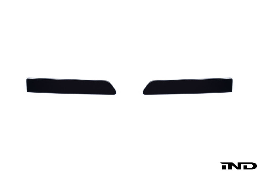 IND Painted Rear Reflector Set for BMW G87 M2 (Gloss Black)
