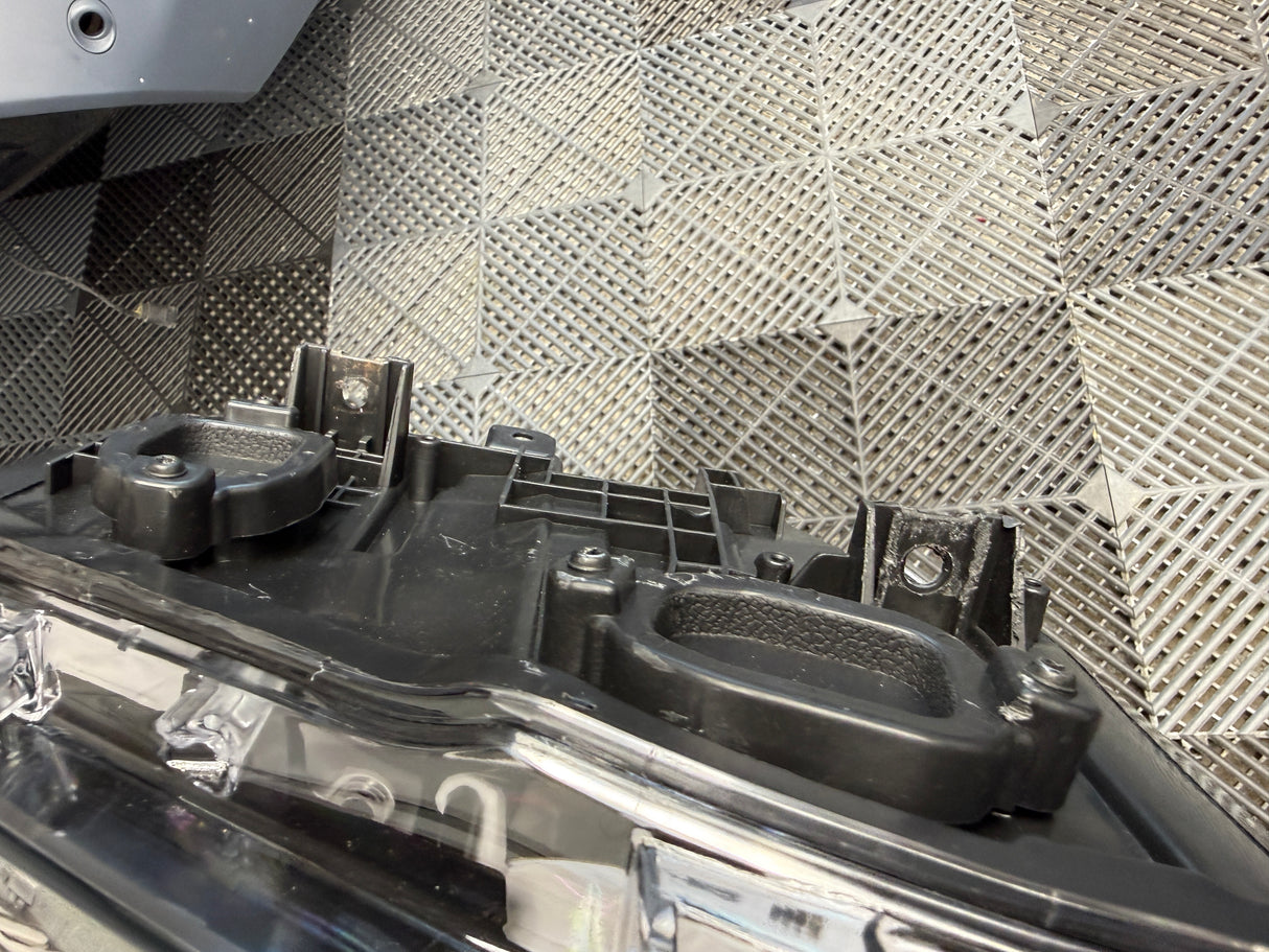 BMW F30/F31 3-Series G8X Laser Style Headlights (For Original LED Vehicle/Color Switching DRL) (Used)