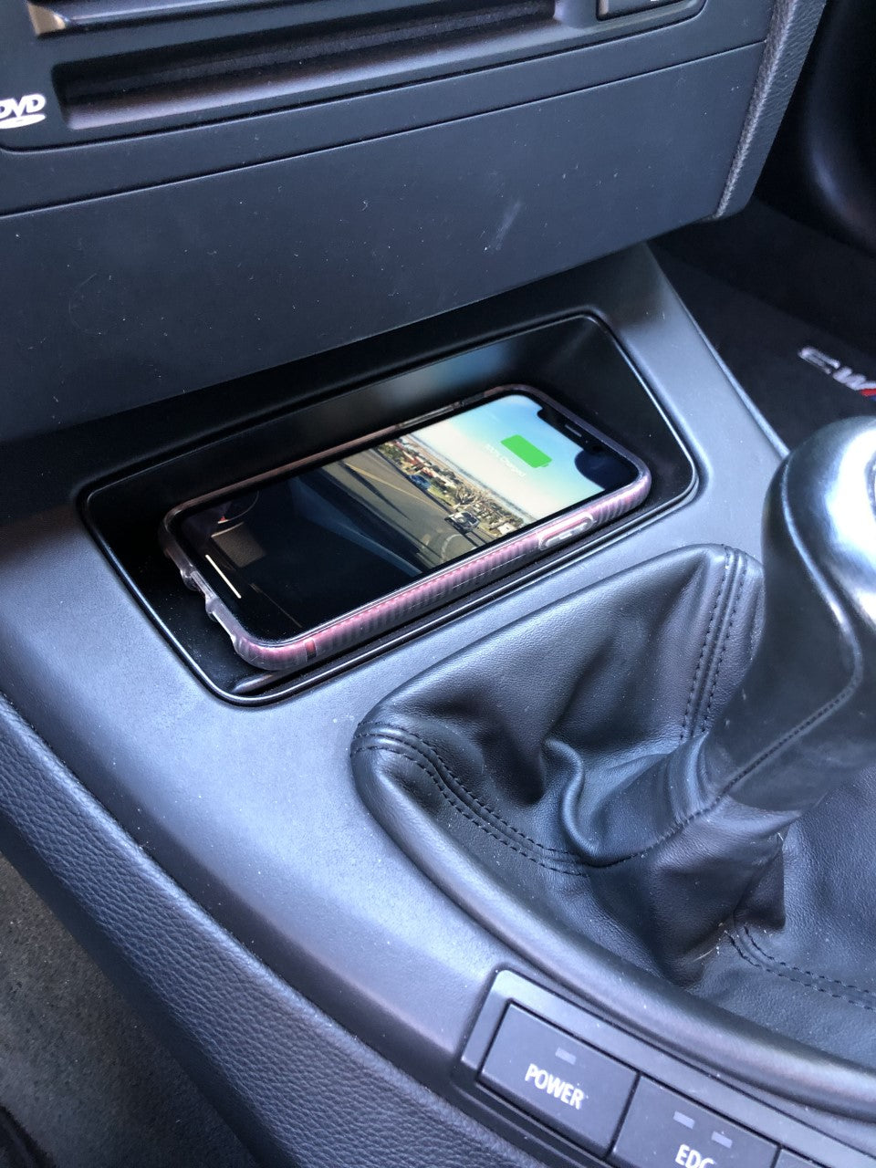 INDUKTIV Wireless Device Charging Unit - BMW E9X 3 SERIES (E90/E91/E92/E93)